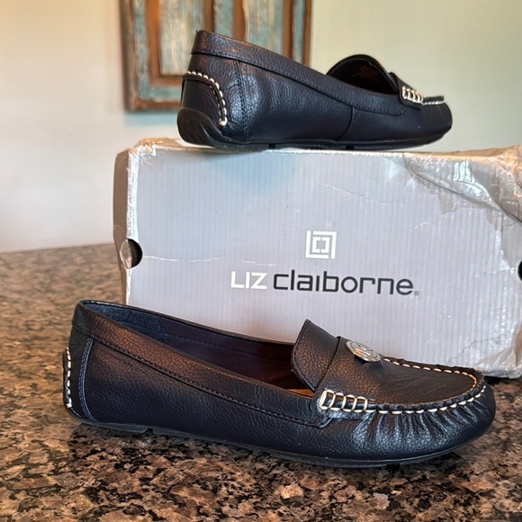Liz Claiborne navy Leather Slip-On Loafers driving moccasin EUC 8.5 - Picture 1 of 12